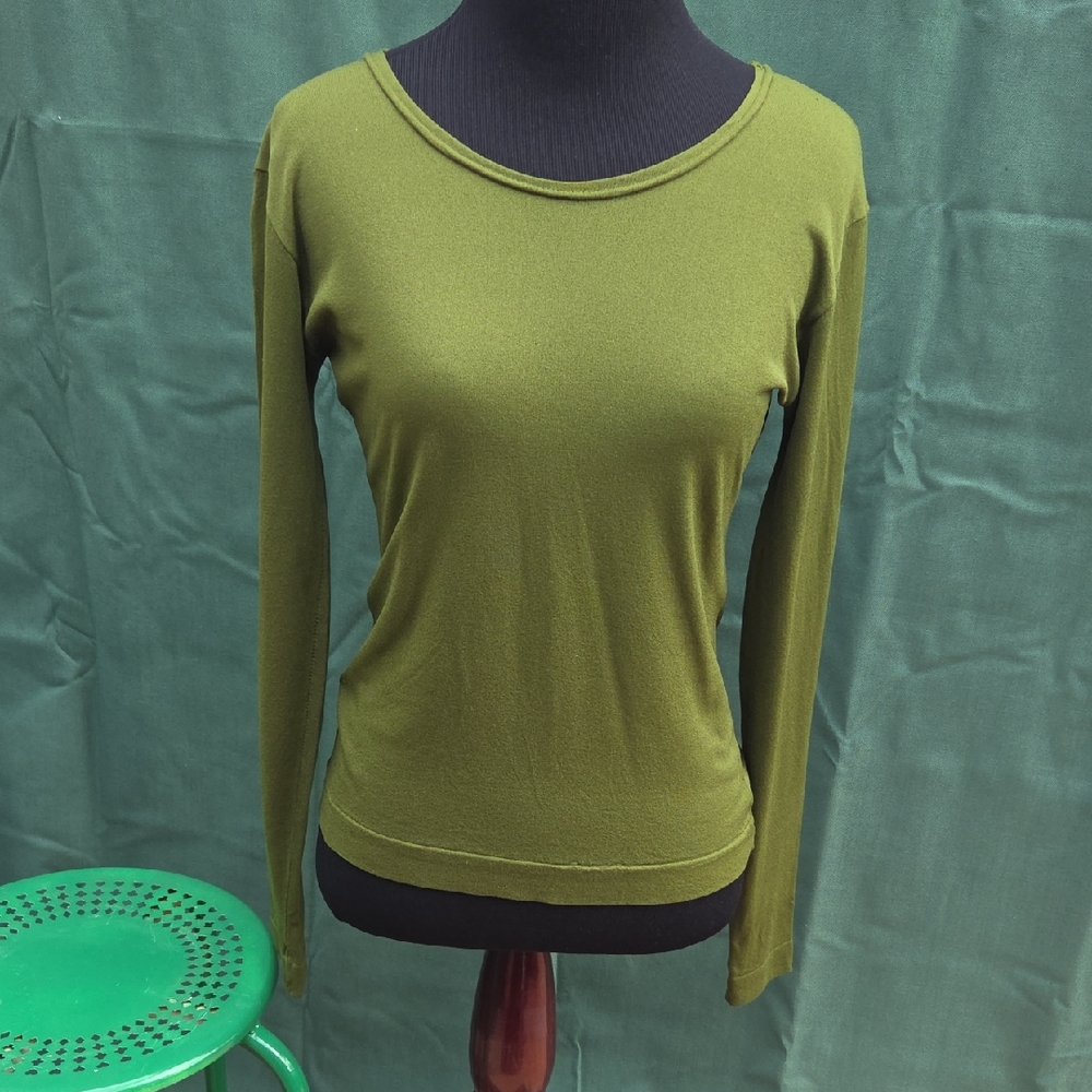 Danskin Long Sleeve Leaf Green Top